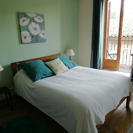 Aux Douces Nuits De Rivel Bed and Breakfast Exteriör bild